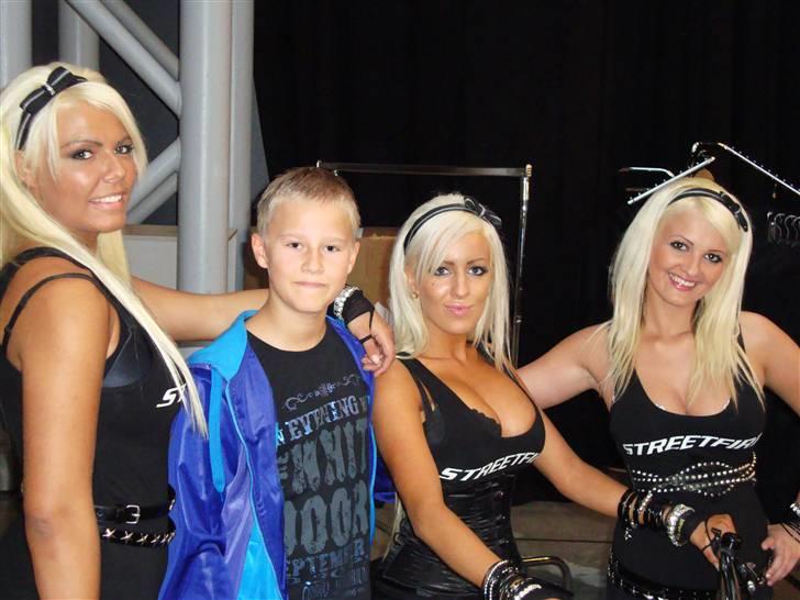 Scandinavian Custom Show Streetfire 1.Nov 351 billeder - Lillebror der har godt gang i damerne :D Haha billede 3