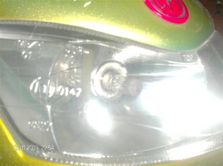 Guide til montering af H4 pære i orginal fatning - Som det ser ud i frontskjoldet ( venstre side ) billede 10