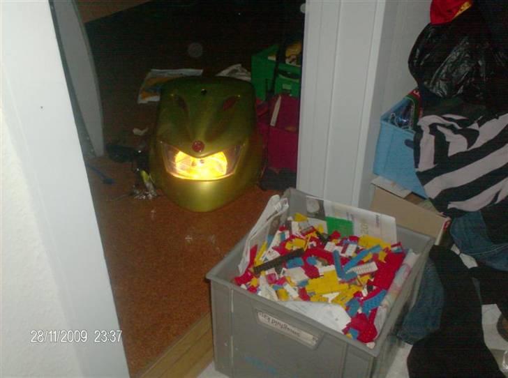 Guide til montering af H4 pære i orginal fatning - Kort lys. ja ved sq ikke lige hvorfor mit cam ville have det gult :) billede 13