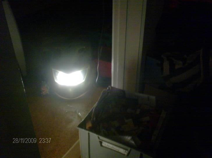 Guide til montering af H4 pære i orginal fatning - Kort igen dog uden gul :) billede 14