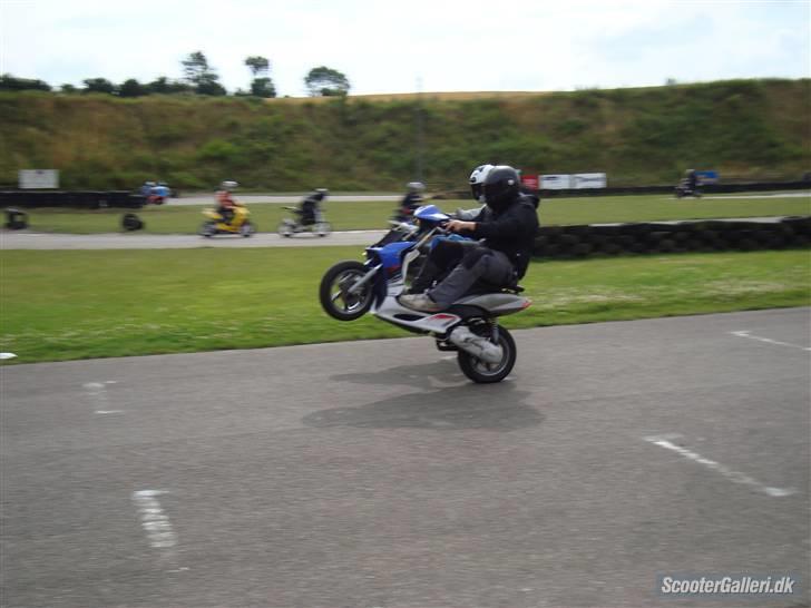 Kørsel på 1 hjul ! billede 27