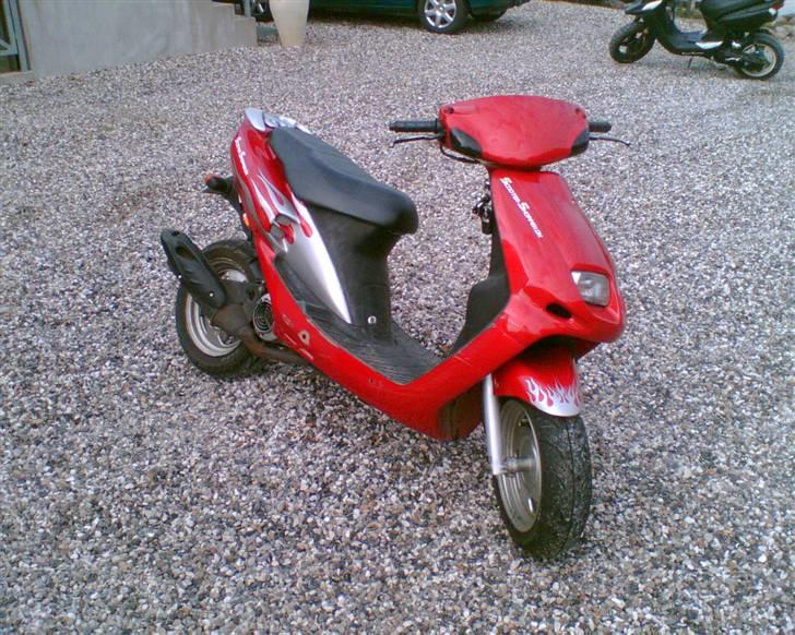Køretøjer jeg har haft - Sym jet 50 fra 2003
har den stadig men den kører ikke billede 12