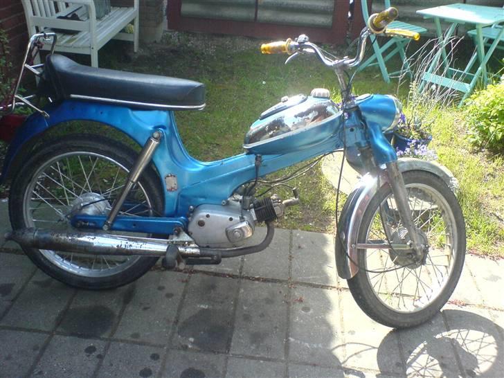 Tomos Cross S 4L... - Lige et billede af hele knallerten med ms50 cylinderen på. har sat  en anden Tomos potte på som er rusten og er et par små huller i giver lidt mer lyd. en god lyd.. billede 35