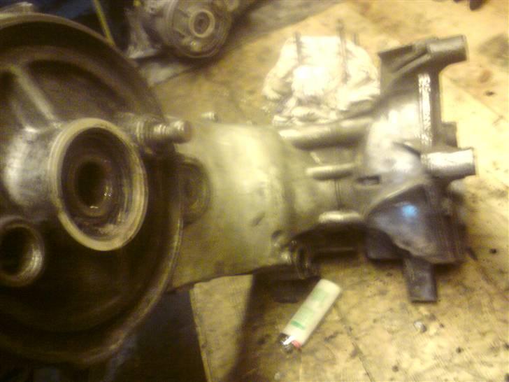 Yamaha Bws Baneracer Projekt - Blokken skal males sort med orange kickstarterskjold. billede 6