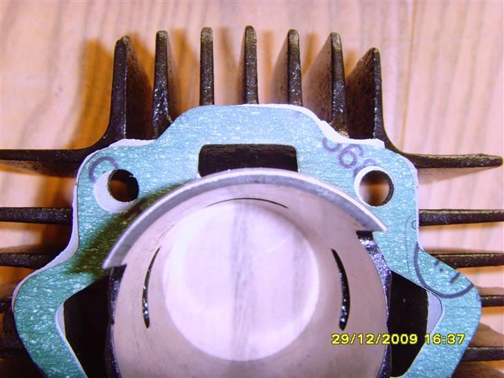 NoobiiTo's 45'kmt Fz50, Opbygning med originale registerings papir ! NYE DELE !! - Forkret pakning, det er til en Yamaha FS-1 4 gears jeg fik med paknings sættet.

Kegler i scooterland ! billede 5