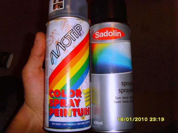 NoobiiTo's 45'kmt Fz50, Opbygning med originale registerings papir ! NYE DELE !! - Noget klar lak og blank sort, blank sort fik jeg gratis af mit arbejde, MANGE TAK ARBEJDE !
Genialt til at male udstødningen med, har malet varmeskjoldet med klarlak og har ikke brugt den sorte endnu. billede 16