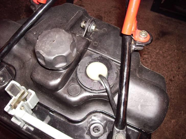 Hurtigdrengen - Så er benzinmåleren klar til kun at indikere for reservetank billede 53