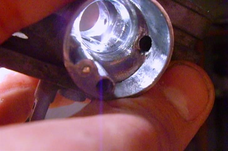 NoobiiTo's 45'kmt Fz50, Opbygning med originale registerings papir ! NYE DELE !! - Min poleret karburator.
Den ser ikke så køn ud, men den virker fandme ! 
Tjek min video og se den lidt mere :) billede 22