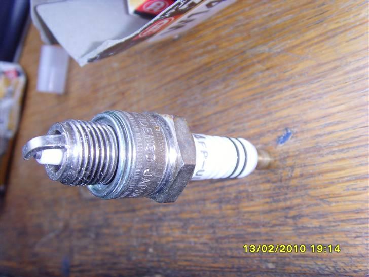 Originale Import dele til SUZUKI FZ/CR50 - På højkant, med kobber hætte :D billede 3