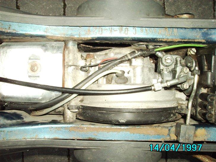 CIAO styling - Motoren , lige blevet vasket lidt . 
og så er skjoldet over cylle blevet ordnet billede 7