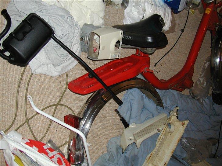 Honda Camino Projekt! - Stel, udstødning, forlygteskjold og den der ting til bagskærmen. :) billede 31