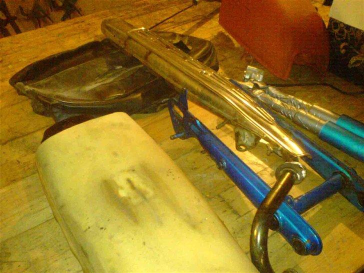 Honda CD 50 Fra start til slut - Sæde uden betræk og original udst. desværre ødelagt billede 20