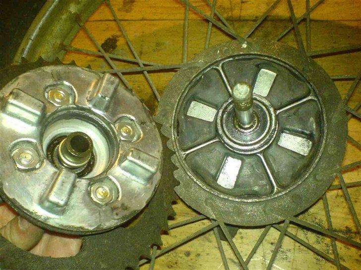 Honda CD 50 Fra start til slut - Dejlgit med gummidæmpet bagtandhjul de har sgu tænkt sig om de japanere billede 27