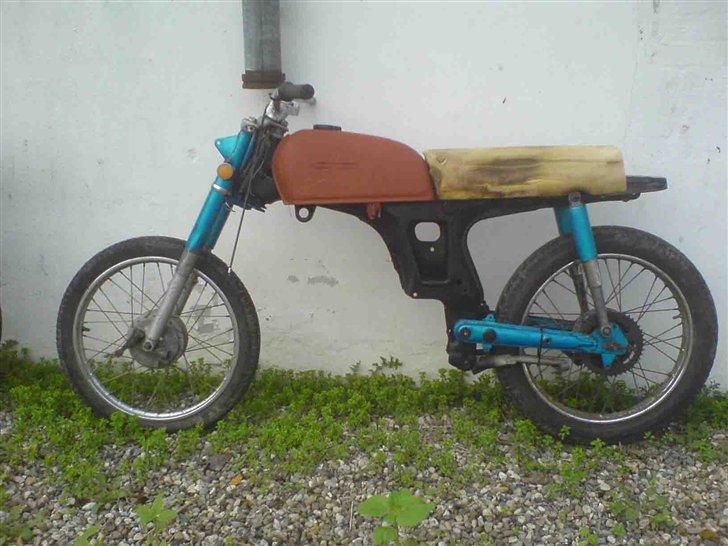 Honda CD 50 Fra start til slut - Køn kan man ikke sige den er men jeg håber da at den bliver flot billede 39