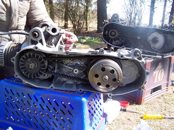 HOTens nye motor! - Der kan man se den gamle motor i baggrunden :) billede 3