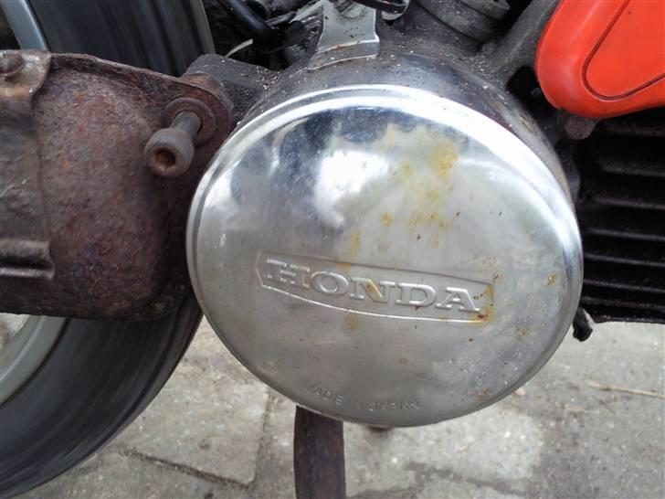 Honda Express - Fint Originalt dæksel. ikke meget rust, det skal nok blive fint! billede 10