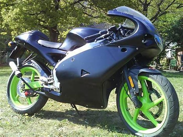 Mine Gamle Knallerter ;) - Nr. 7 : Fik den gamle RS 50 igen :D

Stadig 130 Km/t :D billede 7