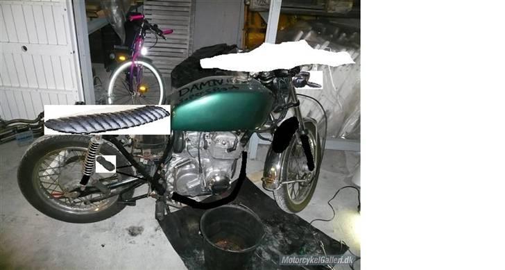 Til brug på mc galleri - Helt flat sæde. clip on styr. kort udstødning med fri udgang. lille forskærm. spichal lavet pasaser fod hviler. og meget meget mere skal der laves. billede 1