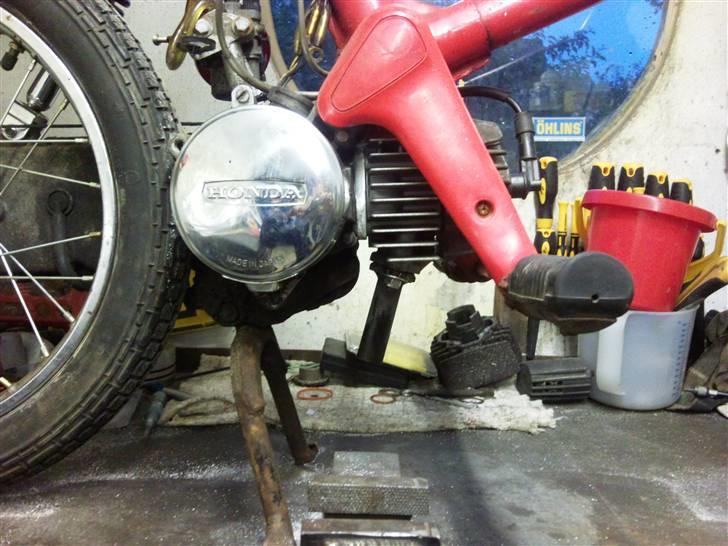 Honda Express Projekt Cylinder og Stempel Konvertering / FZ50 - Monteret billede 14