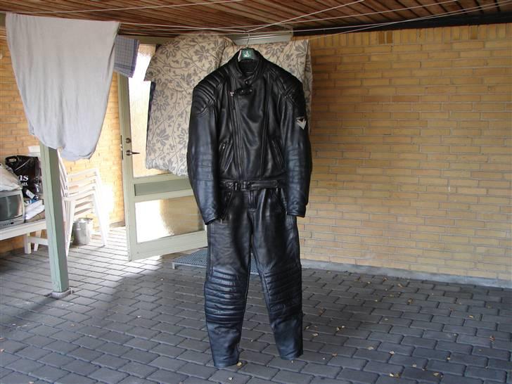 Mit lædertøj. billede 1