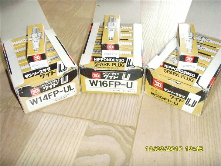 NoobiiTo's 45'kmt Fz50, Opbygning med originale registerings papir ! NYE DELE !! - Mine 30 Originale tændrør NipponDenso.
I glødtal vi alle kender 4, 5 og 6.
( NGK ) billede 26