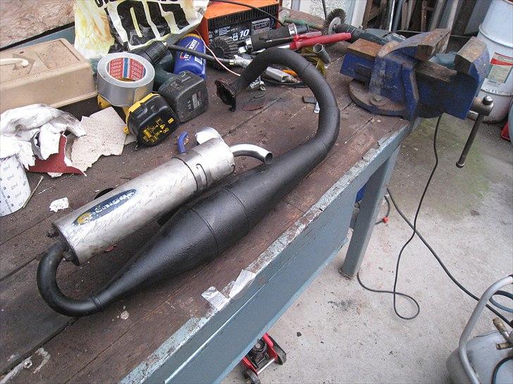 Scooter-projekt - EFTER AT UDSTØDNINGEN ER BLEVET PUDSET OG MALET: billede 17