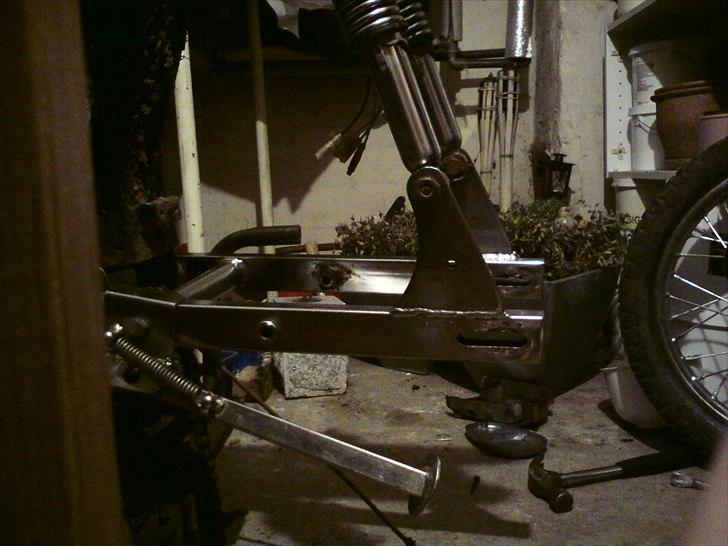 Suzuki k50 (projekt) - Ny Pudset bagsvinger billede 6