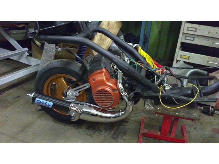 {{currentPhoto.altText}} billede {{currentPhoto.number}}