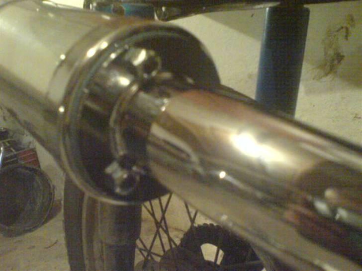 Honda CD 50 Fra start til slut - Så fik jeg endelig taget mig sammen til at få fat i en ny udstødning 39 mm. indvendig rør der kan sgu kome lidt igennem :D billede 54