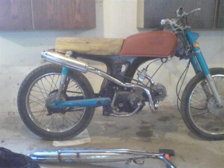 Honda CD 50 Fra start til slut - Lyden kan ikke beskrives men den er meget meget DYB og brummende :) billede 55