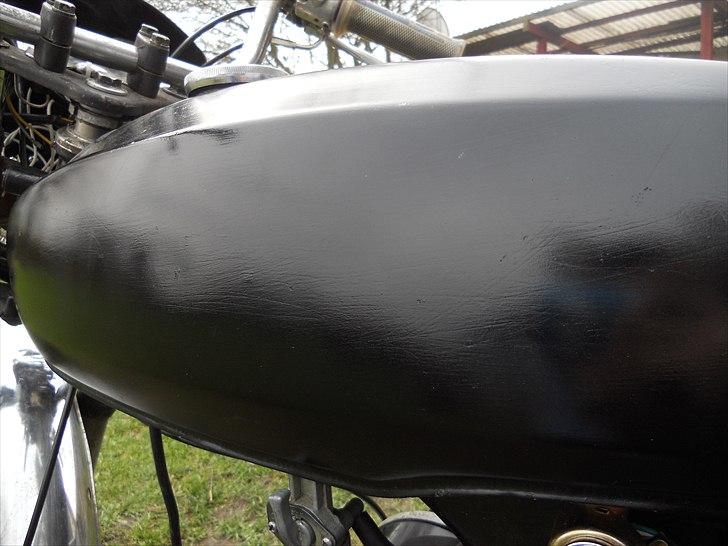 Suzuki k50 - Lidt dårligt malet af sidste ejer. (jeg synes, at man kan se pensel-stregerne) billede 3