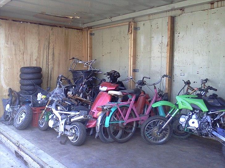 Se min GARAGE INDHOLD - Pgo-Gilera-Piaggio-Vespa-Velo-Honda-Atv-Crosser - THE GARAGE billede 1