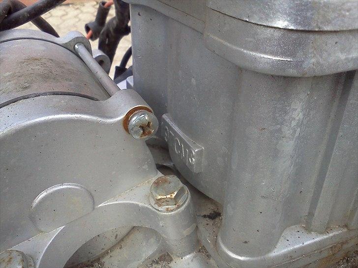 Se min GARAGE INDHOLD - Pgo-Gilera-Piaggio-Vespa-Velo-Honda-Atv-Crosser - Atv stel med diverse dele, bla. 200cc Vandkølet motor , 4 fran og 1 bak gear,manuel kobling. billede 47