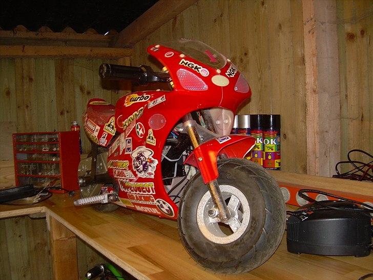 EL pocketbike  - Forfra billede 1