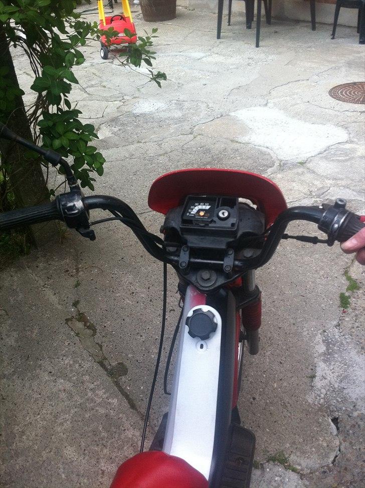 Yamaha Sting Projekt - Til Salg - Der medfølger 2 nøgler men speedo er gået i stykker billede 5