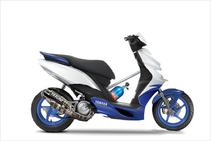 Gimp Gejl! - efter

sr50 fælge og forgaffel
stelforstærker
nos flaske
udspartlet bagende
gjord vandkølet
fjernet forlygte og diverse billede 9