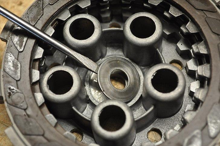 6 trins gearkasse [Derbi Senda] - Husk der sidder en skive i bunden af koblingshuset. billede 9