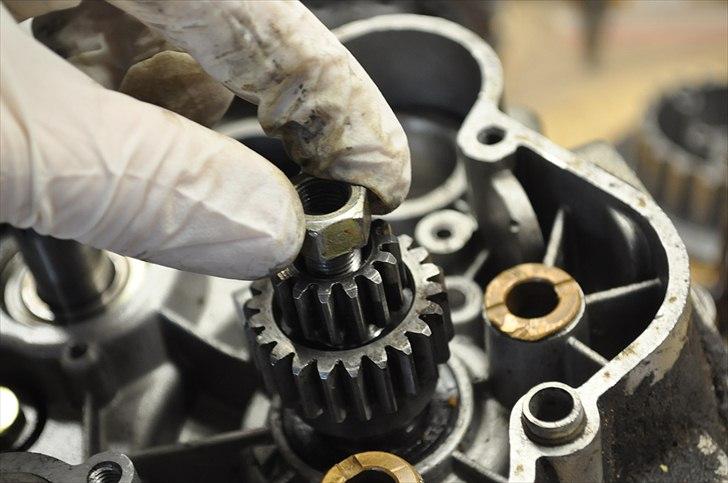 6 trins gearkasse [Derbi Senda] - Så skal den lille møtrik af. billede 23