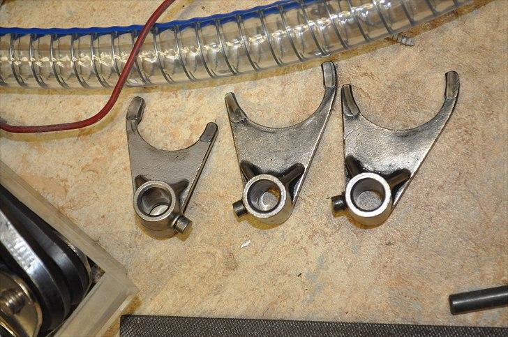 6 trins gearkasse [Derbi Senda] - Bemærk forksellen i størrelsen. Det er ikke ligemeget hvor de sidder når du samler det igen. billede 50