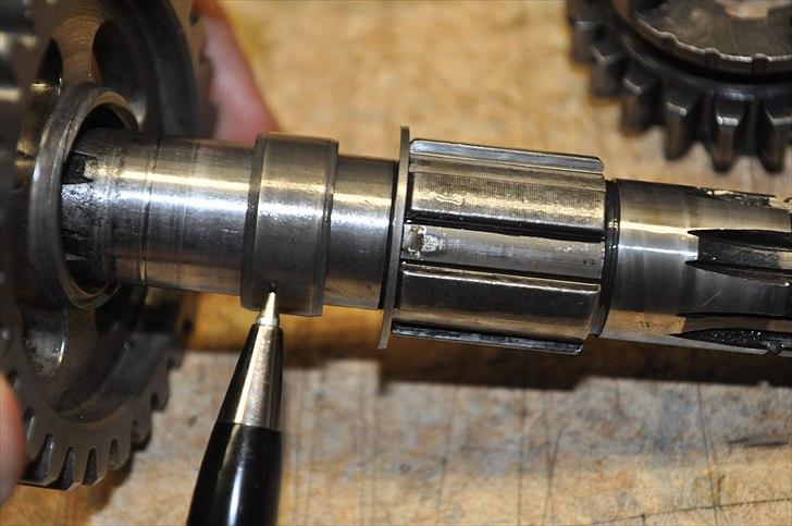 6 trins gearkasse [Derbi Senda] - Der sidder en skive under 2. gears tandhjul. billede 75