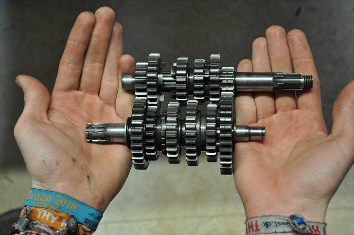 6 trins gearkasse [Derbi Senda] - Gearkassen. Begge aksler i forhold til hinanden. billede 82