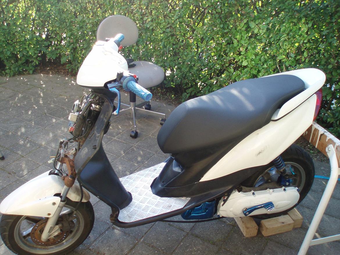 Yamaha Jog R istandsættelse/styling billede 3