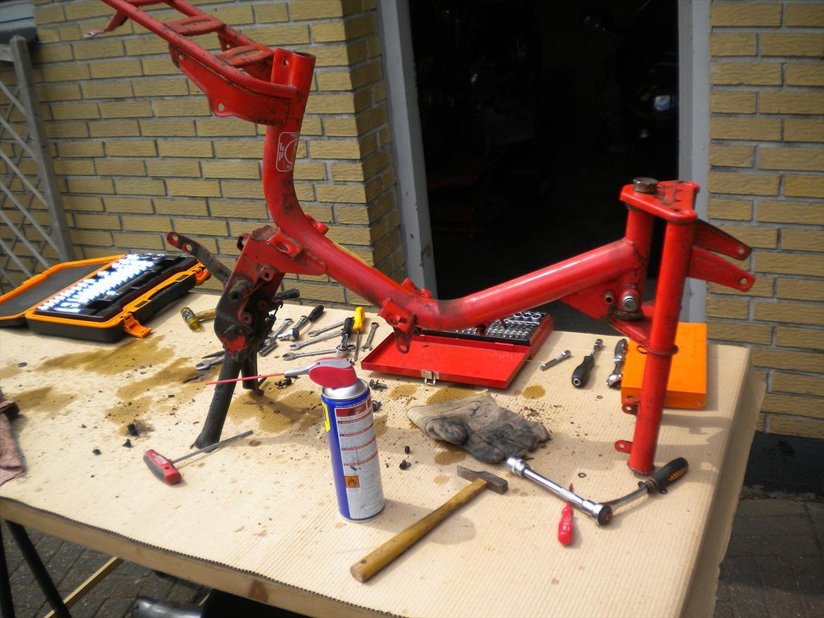 Renovering af Garelli Katia - Skildte den ad i slutningen af juni, for at få den sendt op til min maler billede 16