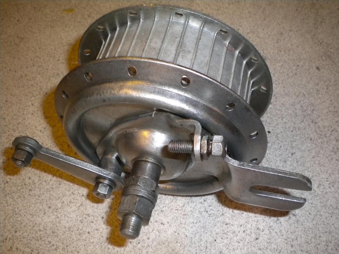 Renovering af Garelli Katia - Medens den var ved maler, kunne jeg jo meget passende renover hjul og hvad der ellers måtte værer. billede 23