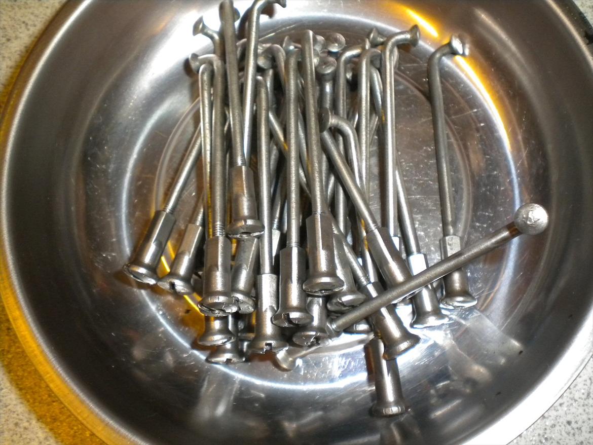 Renovering af Garelli Katia - Medens den var ved maler, kunne jeg jo meget passende renover hjul og hvad der ellers måtte værer. billede 27