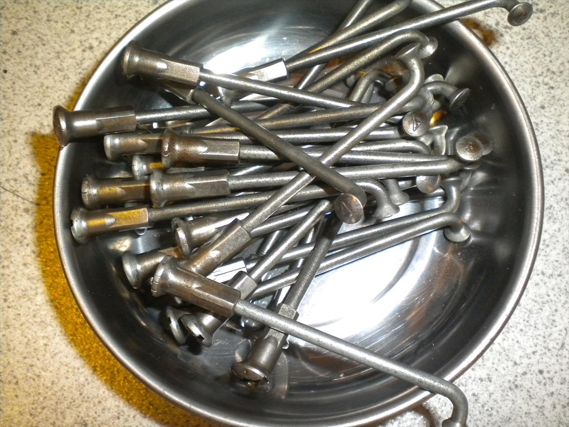 Renovering af Garelli Katia - Medens den var ved maler, kunne jeg jo meget passende renover hjul og hvad der ellers måtte værer. billede 28