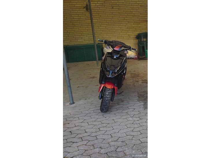 {{currentPhoto.altText}} billede {{currentPhoto.number}}