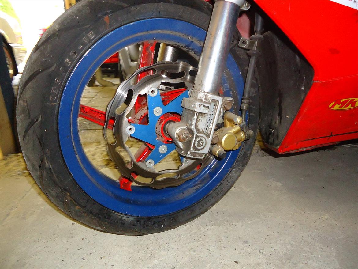 Aprilia SR50 R Factory - Spiderman Edition - Doppler skive og 2-farvet fælg. billede 3