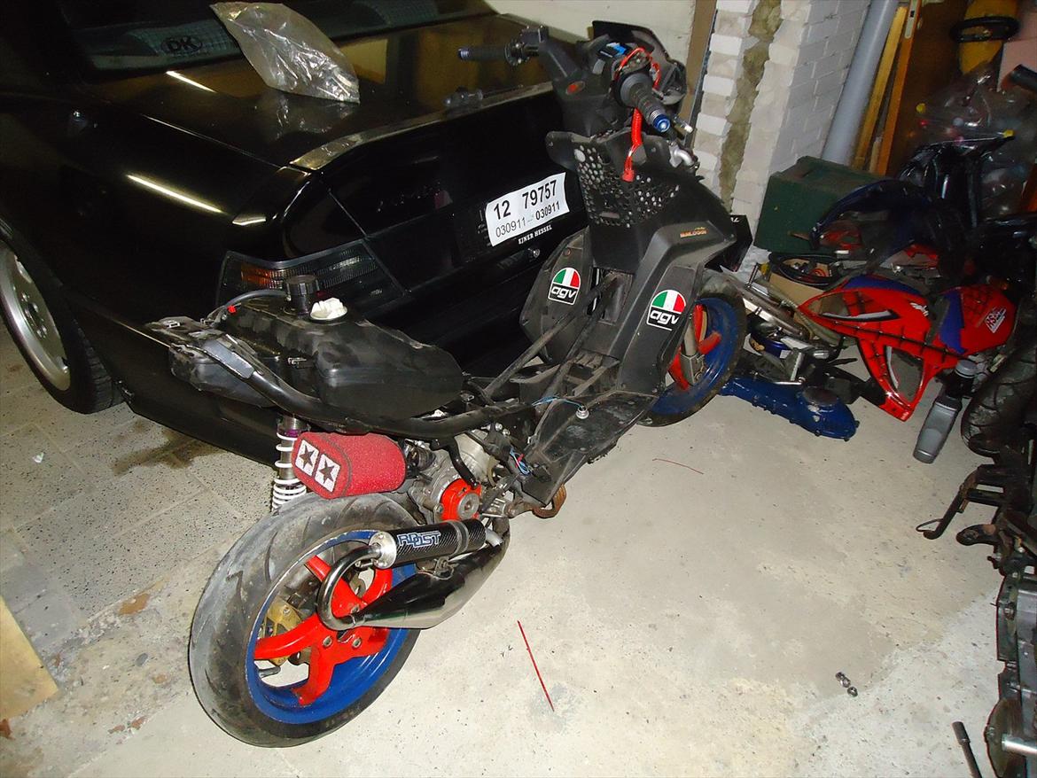 Aprilia SR50 R Factory - Spiderman Edition - Uden skjolde. billede 16