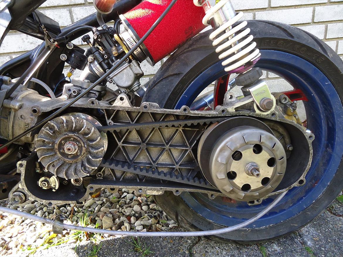 Aprilia SR50 R Factory - Spiderman Edition - Ja motoren indeni igen. billede 30